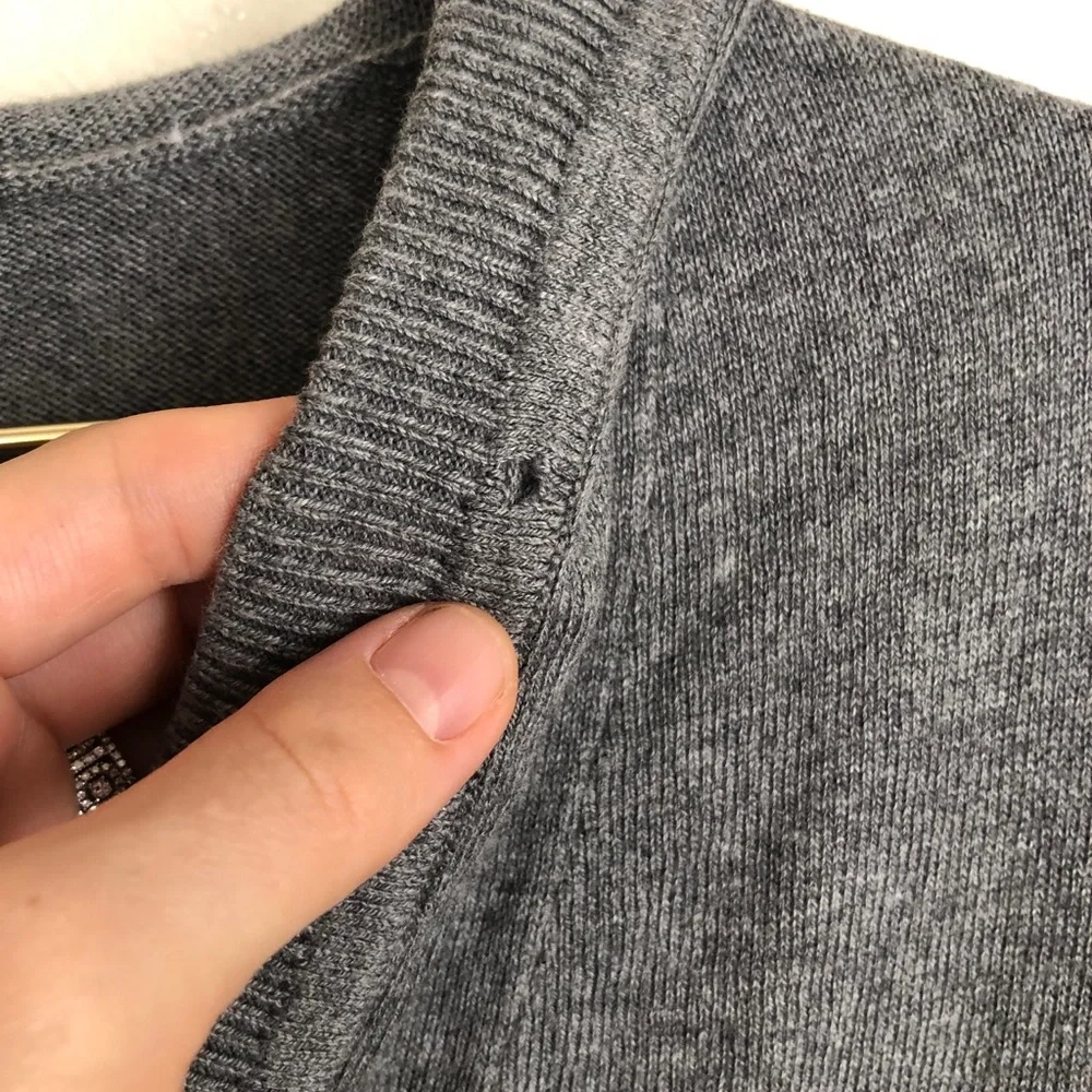 Banana Republic XS v-neck pullover hoodie sweater - Picture 5 of 9